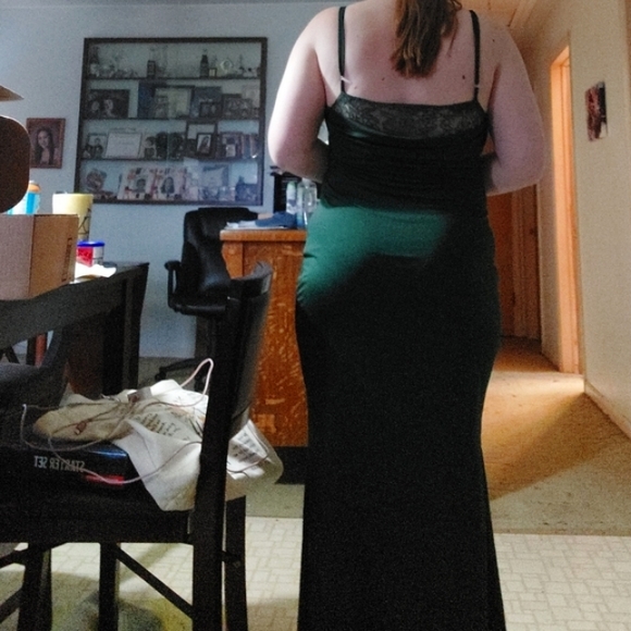 Green formal dress - Picture 2 of 3